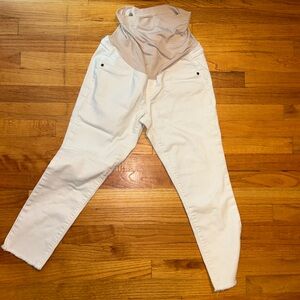 Glow maternity white jeans with distressed bottom. Fit very nicely! No stains